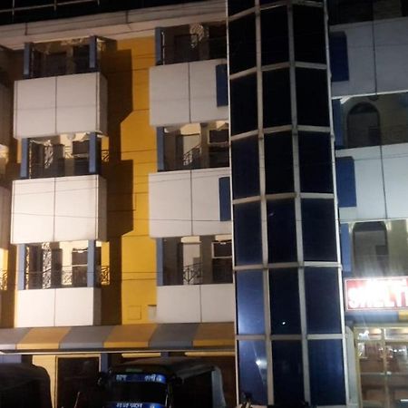 Hotel Shelter Тарапит Экстерьер фото